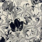 Gorgeous floral athletic top Blue Size XL Photo 1