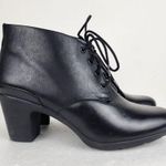 Clarks  Artisan Lucette Drama Lace-up Bootie Black Leather Heels Shoes Size 9.5 Photo 4