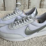 Nike  Womens Daybreak Sneaker Size 8 White and Metallic Silver Photo 3