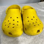 Crocs Yellow Clogs womens 8 men’s 6 unisex water shoes Photo 4