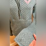 TECHSTYLES Snowbird Quilted Funnel Neck Kangaroo Pocket Pullover NWT Sz Small Green Photo 3