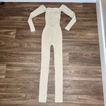 Elegant Cream Off Photo 6