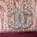 Betsey Johnson Betsey hat w/ pearls brooch pin Photo 1