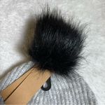 Steve Madden NWT Heather Gray Knit Pom Beanie Photo 3
