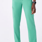 FIGS  Kade Cargo Scrub Pants Photo 0