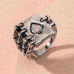 Skeleton hand with playing card ring Photo 0