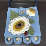 Cute handmade purse with appliqué floral with lining and pocket inside Photo 1