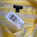 Torrid NWT Drop Shoulder Shirt SZ 2 Daydream Stripe 43420637 Butter Yellow Photo 3