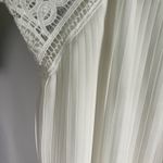 The Clothing Company  White Pleated‎ Lace Cold Shoulder Dress M Romantic Bridal Photo 4