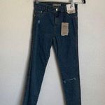 Denim & Co 5/$25 NWT Denim Co. Light Wash Skinny Jeans Photo 0