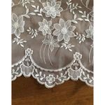 Tulle skirt embroidered 3D flowers scalloped hem size medium White Photo 8