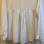 WHITE CLASSIC BUTTON UP SHIRT LONG SLEEVES WITH BUTTON CLOSURE PTP 21” Size undefined Photo 9