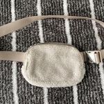 Lululemon  Bag Everywhere Belt Fleece Photo 0