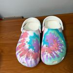 Crocs  Classic Tie Dye Clog Slip On‎ Shoe Water Rubber Graphic Multicolor Pastel Photo 1