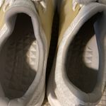 Stylish White‎ and Tan Women's Sneakers Aldo White Size 5.5 Photo 2