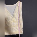 Yellow Lace V Photo 6