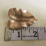 Vintage Brooch Pin Brushed Textured Gold Tone Leaf Crystal Rhinestones Judy Lee Photo 1