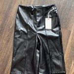 Good American BETTER THAN LEATHER BIKEr SHORT Photo 1