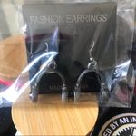 Onyx Headphone Earrings Photo 4