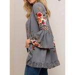 Entro NWT  grey kimono bell sleeve grey floral cardigan L Photo 3