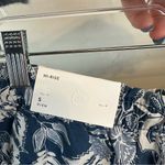 American Eagle | Blue & White Tropical Floral Print High Rise Shorts Small Women Photo 5