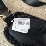 Lululemon NWT Everywhere Fleece Belt Bag Photo 3