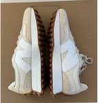 New Balance Figs 327 in Cream, Size 7.5 Photo 4