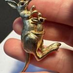 Signed Avon Brooch Pin Gold Tone Kangaroo Mom Figural Photo 1
