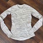 Lululemon  Long Sleeve Photo 0