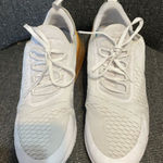 Nike  Women's White Athletic Shoes Photo 0