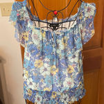 Fortune + Ivy 🌸🌸🌸BOGOHO 🌸🌸🌸 Blue Floral Ruffle Blouse-Medium Photo 0