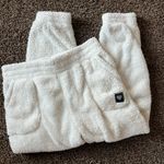 No Boundaries  Juniors' High Rise Plush Joggers with pockets Photo 2