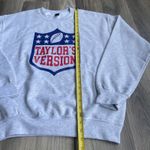 Taylor's Version NFL Sweatshirt, Light Gray Size‎ Medium Crewneck Sweatshirt NEW Photo 2