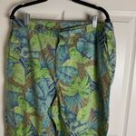 Sag Harbor Sport pants with a tropical leaf and animal print size large Photo 4