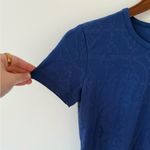 J. McLaughlin Women's Geometric Embossed Short Sleeve Catalina Cloth Top Sz XS Photo 2