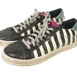 P448  Size 37/7.5 Black White Striped Low Top Sneakers Photo 0