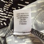 Sami & Jo black and white stretchy 3/4 sleeve v-neck blouse women's size PL Photo 8