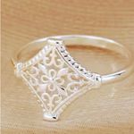 Boutique NEW 14k White Gold Plated Cut Out Filigree Hollow Flower Ring,‎ Size 7 Photo 5