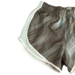 Nike Dry Fit Women’s Silver Green Tempo Track Yoga Sporty Shorts SZ M # 1146 Photo 4