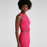 Beyond Yoga NWT  Featherweight Center Stage Cropped Tank Photo 1