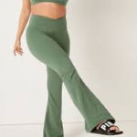 PINK - Victoria's Secret Pink Victoria’s Secret Crossover Yoga Pant Sz. XL Sage Green Cotton Blend Photo 0