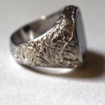 Source Unknown Avant Garde Engaging Etched Silver Tone Band Black Flat Stone Size 10 Ring Photo 3