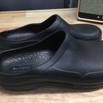 Caslon  Clogs Women's Black Slip-On Flat Round Toe Casual Comfort Shoes Photo 3