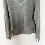 Abercrombie & Fitch Chunky knit V-neck Sweater Pullover Relaxed Fit Size Medium Photo 2
