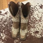 Circle G Brown and Cream Embroidered Cowboy Boots Photo 1