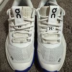 on cloud  Women's The Roger Pro Tennis Shoes  Photo 3