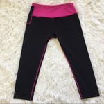 Delfin Women’s Spa Mineral Infused Exercise capris pink & black size Medium Photo 5