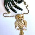 Vintage 1970s Gold Tone Owl Necklace Photo 0