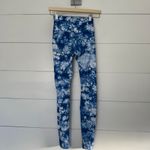Lululemon Women’s 2 Blue Cloud Shibori Tight Pants Photo 2