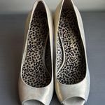 Jessica Simpson Women’s  Peep toe pumps Photo 0